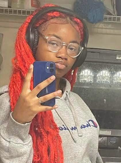 skiistiredasf's tweet photo. Ka’Niyah Baker, a 13-year-old Black girl from South Carolina, was reported missing after running away.
Her body was later found inside a vacant house that had been set on fire.
Police said she had been bludgeoned, stabbed, and burned. Two teenage girls were charged in her murder. https://t.co/QcXSq625lE
