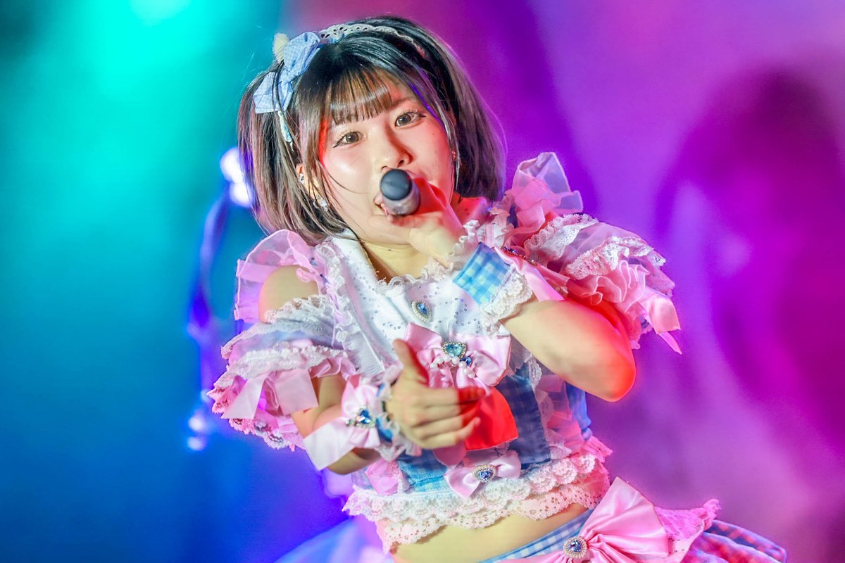 xa_kimu's tweet photo. 『【世界で1番シンデレラpresents】お世話になりました!!大感謝3マンLIVE!!』

最後のライブになりました
本当に唯一無二のパフォーマンス素敵でした
ラストに純情シンデレラ
完璧な一枚・・・撮れたかなってｗｗ

#水萌なぎ 
#世界で1番シンデレラ #セカシン 
#ファインダー越しの私の世界 https://t.co/bhYTEkE5HA