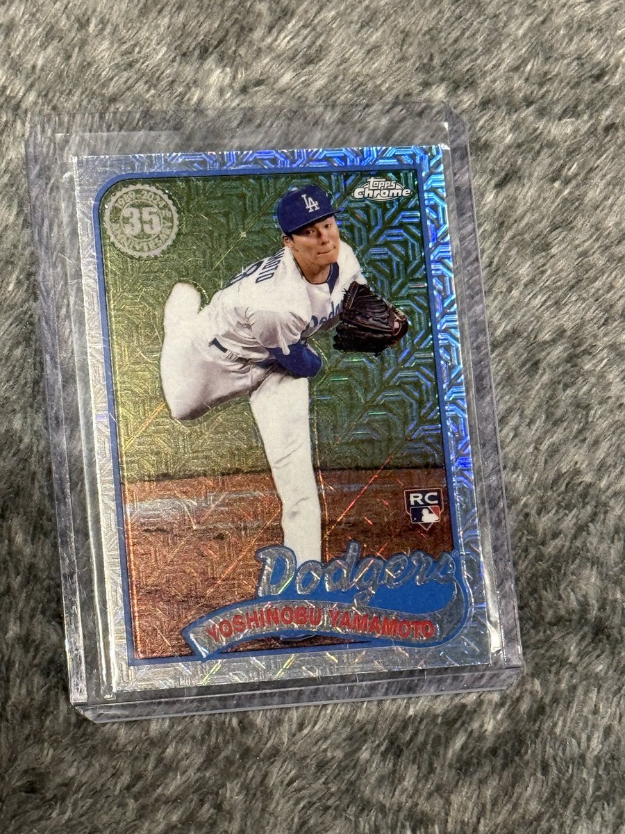 Esoteric7L's tweet photo. People probably have better Yamamoto cards than I have but I want to see them. Anyone got some cool rookie Yamamoto cards? @CardPurchaser https://t.co/pf1bokYcAX