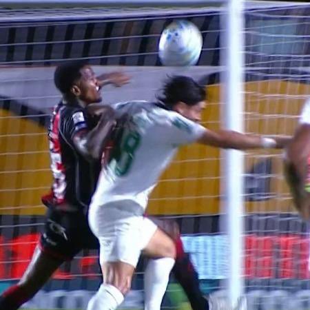 soudoapito's tweet photo. ⚠️ | INFORMAÇÃO!

Na devolutiva aos árbitros, no fim da tarde desta terça-feira, a Comissão de Arbitragem esclareceu a interpretação que deve ser seguida em lances como os de Vitória x Palmeiras:

— Cotovelada do Maurício: cartão amarelo. 🟨

— Entrada do Cacá: expulsão. 🟥 https://t.co/EAKCcgBboT