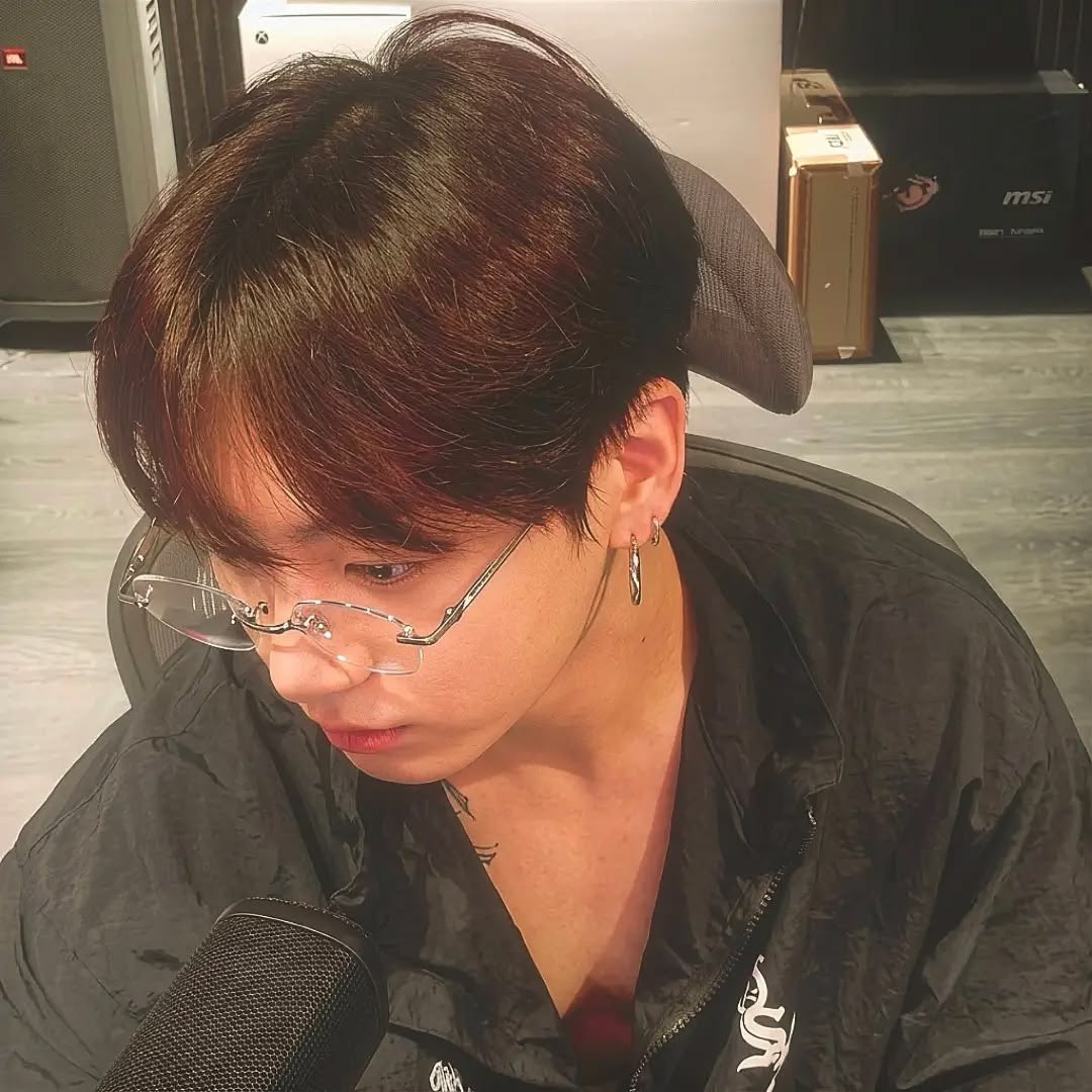 loveforku's tweet photo. i miss you #정국 https://t.co/V7gZ7hmQ0E