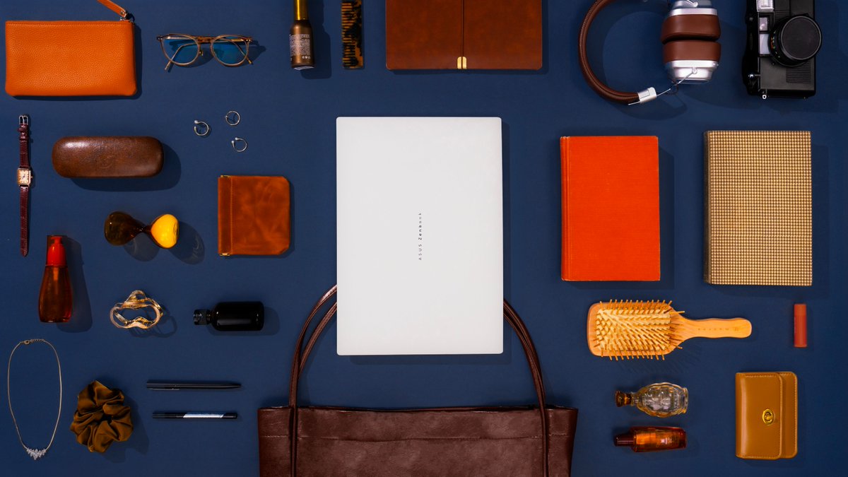 ASUSUSA's tweet photo. Curated, not crowded.
 
The Zenbook S Series is designed for a lighter carry and a more intentional day. ✨ 

Add to your bag here: https://t.co/kP1lYgyYo3 https://t.co/R0XcltZrFF