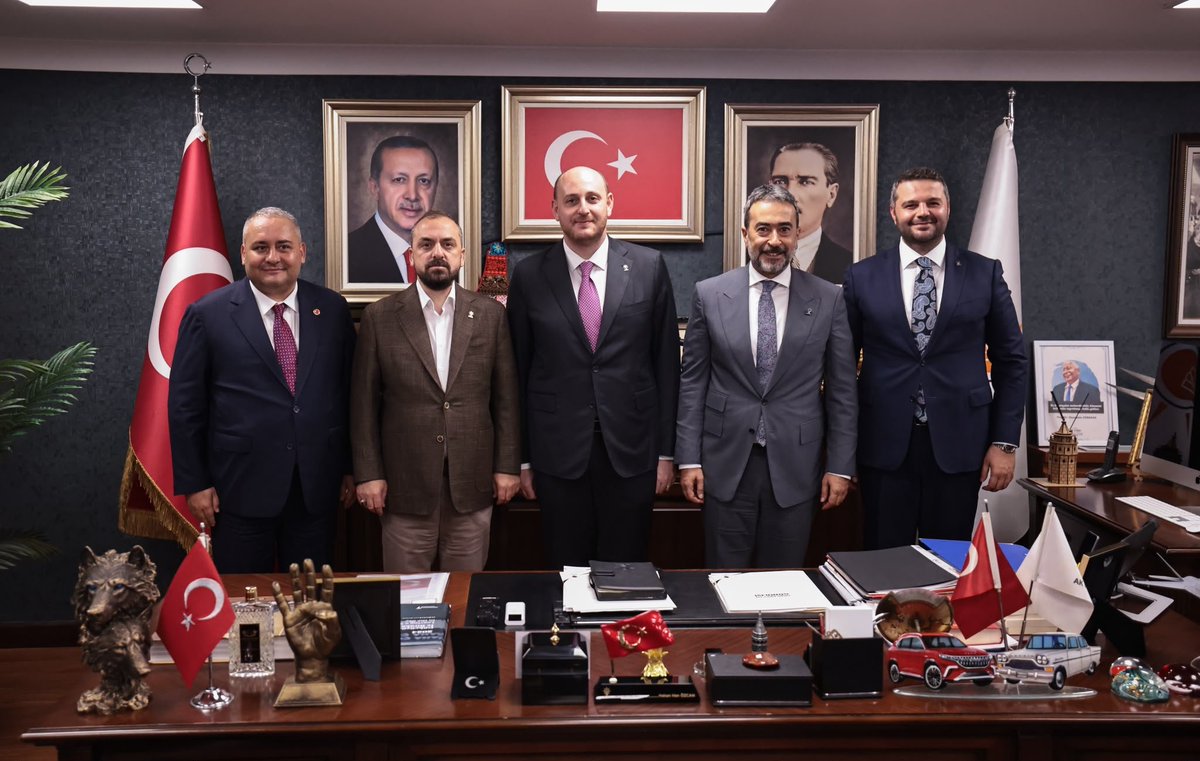 AkKeciorenResmi's tweet photo. Teşkilatlardan Sorumlu Genel Başkan Yardımcımız Sayın Ahmet Büyükgümüş, Tanıtım ve Medyadan Sorumlu Genel Başkan Yardımcımız Sayın Faruk Acar'ın katılımlarıyla;
İl Başkanımız Sayın Hakan Han Özcan Başkanlığında, Milletvekillerimiz, İlçe Başkanımız Sayın Ömer Faruk İslam, Keçiören Belediye Başkanımız Sayın Dr. Mesut Özarslan ve teşkilat ile birlikte; Partimizin kuruluşunun 25. yılı gündemli istişare toplantımıza katılım sağladılar. 

Alınan kararlar hayırlara vesile olsun. 

@RTErdogan
@abuyukgumus
@acarfaruka
@hakanhanozcan
@erhansarigol
@AkpartiAnkara
@omerfarukislam
@OzarslanMesut