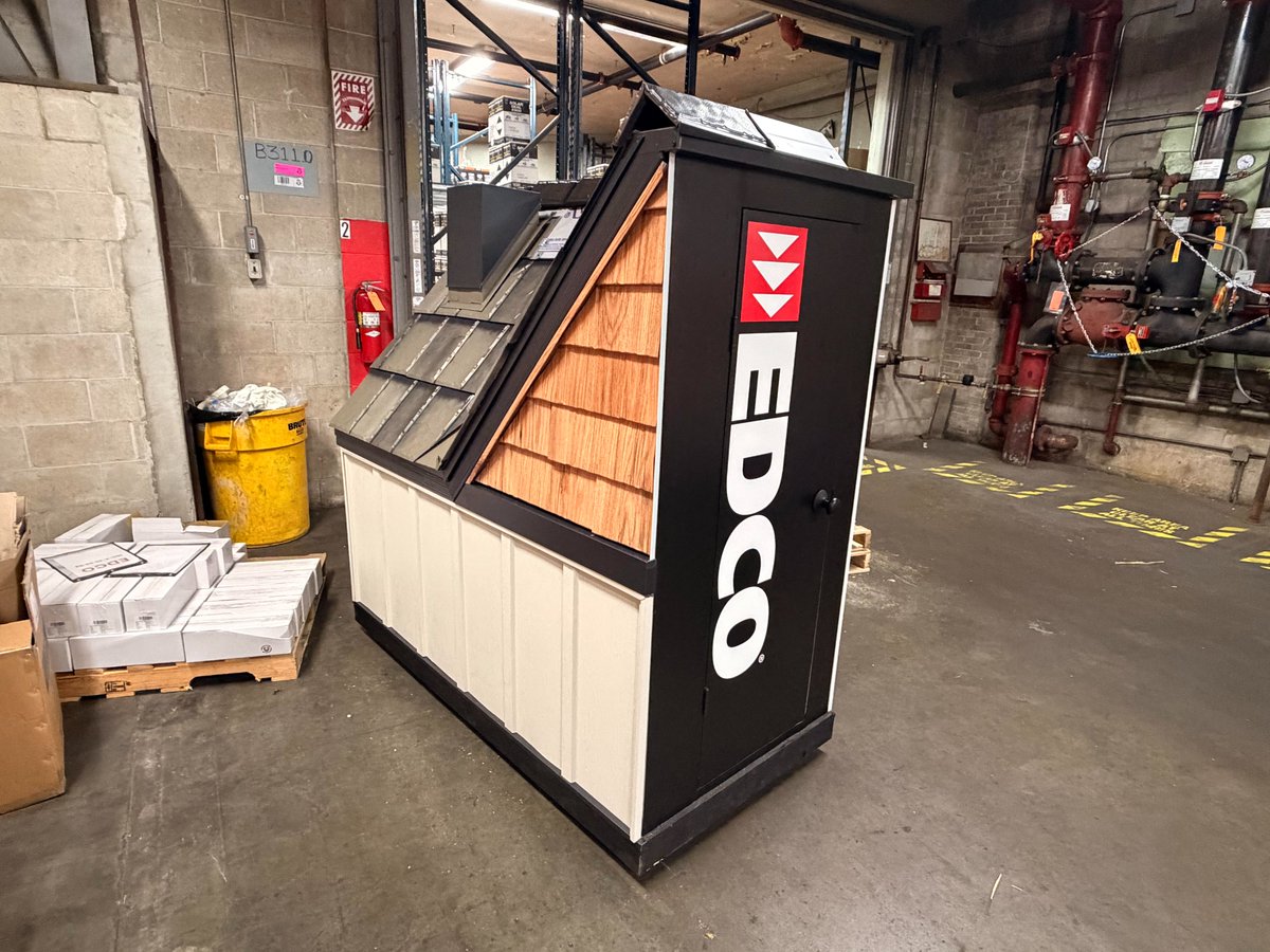 SABetterWay's tweet photo. Emily and Dave headed north to Minneapolis for a meeting with our client, EDCO Products.   

In addition to a great discussion about creative, they received a tour of EDCO Products' roofing and siding production facility.   

We're excited to start working with EDCO Products! https://t.co/gKxR3WmEJ6