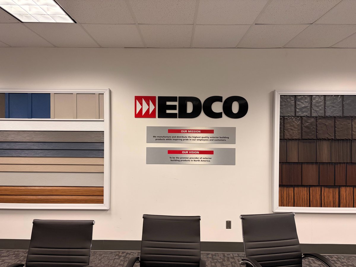 SABetterWay's tweet photo. Emily and Dave headed north to Minneapolis for a meeting with our client, EDCO Products.   

In addition to a great discussion about creative, they received a tour of EDCO Products' roofing and siding production facility.   

We're excited to start working with EDCO Products! https://t.co/gKxR3WmEJ6