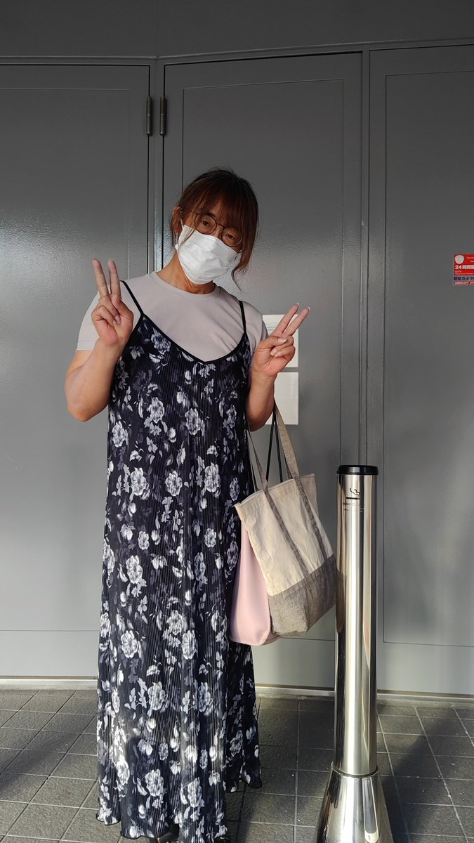 tyarutyan's tweet photo. おはよう😊🖐️
家出る時結構涼しかったのにやっぱり暑くなってきた💦
今日も宜しくお願いします✌️

#女装
#地毛女装 https://t.co/2osUVONaxG