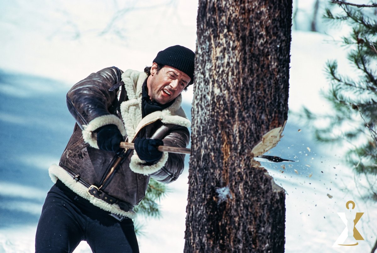 hollywoodboxuk's tweet photo. Sylvester Stallone wrote Rocky in roughly three and a half days, then refused to sell the script unless he played Rocky himself — with barely a hundred dollars in the bank.
#hollywoodbox #sylvesterstallone #aiart #editorialportrait #winterlight https://t.co/Ke9WiZdF7z