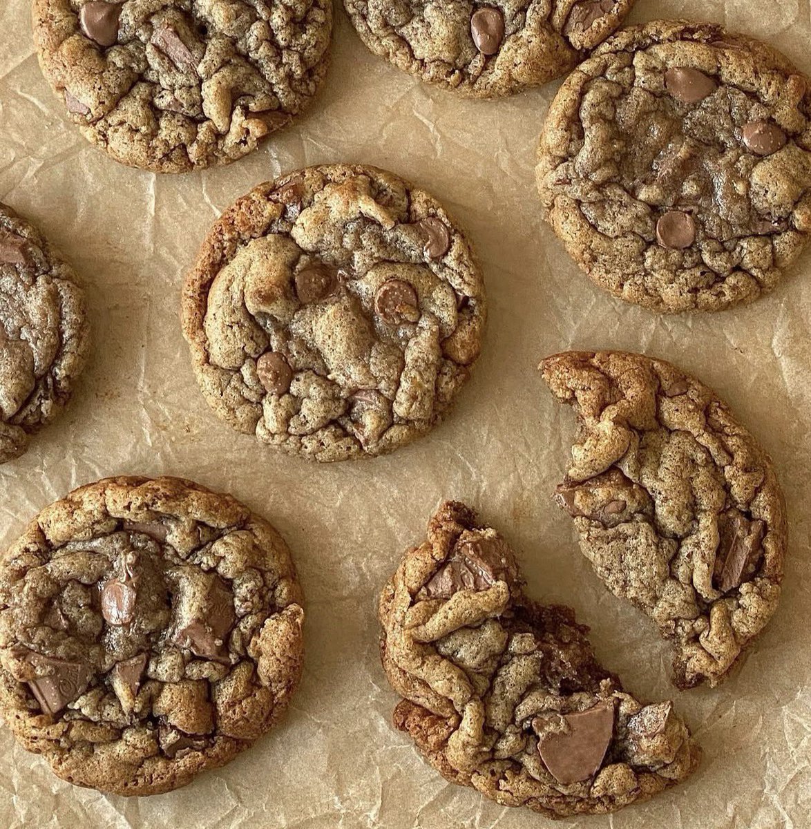 saweeeties's tweet photo. banana bread chocolate chunk cookies https://t.co/IhXqKTsmFO