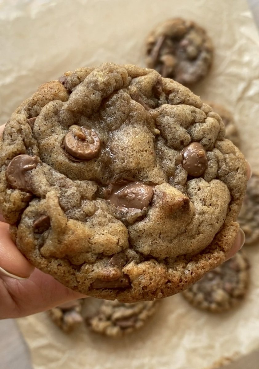 saweeeties's tweet photo. banana bread chocolate chunk cookies https://t.co/IhXqKTsmFO