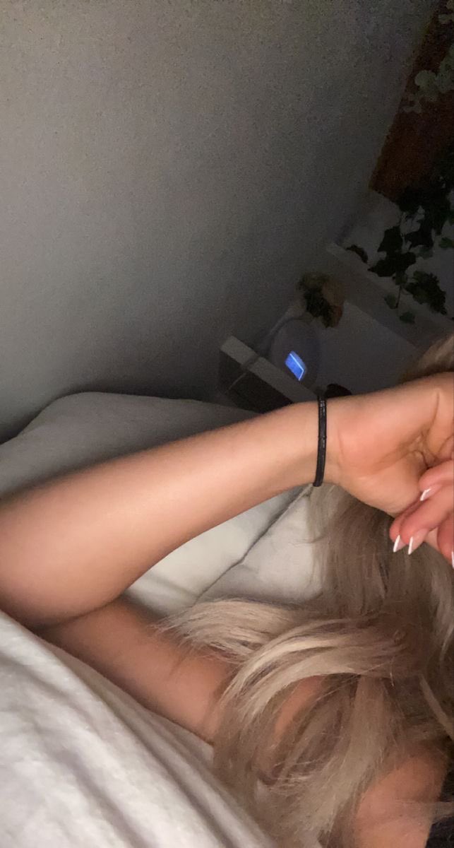 mxdrol432's tweet photo. Just turned 18! Is anyone buying content?? #sugardaddy #sugarbaby #nudes #content https://t.co/zLUnCP9V3E
