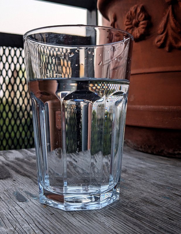 johnelmslie's tweet photo. A glass of water on a summer day https://t.co/Tnz86jwq0y