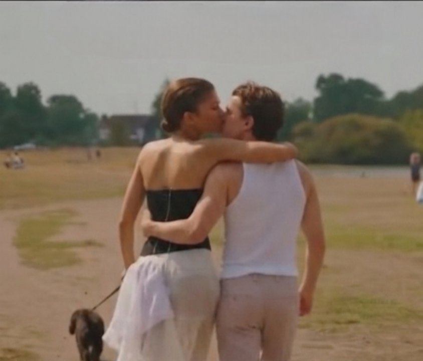 BoinkBuzz's tweet photo. 🚨 𝗡𝗘𝗪! - Tom Holland and his wife, Zendaya were spotted hugging, kissing and having a fun time while walking their dog (Noon)

They are now enjoying a well-deserved break following the success of “THE ODYSSEY” &amp; “SPIDER-MAN: BRAND NEW DAY” https://t.co/sBu2nFZShA