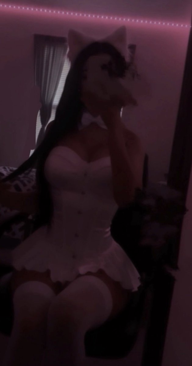 littwlkid's tweet photo. haii im a new seller im a hispanic ^^ ill help you with any of your kinks ~dm for menu~ i accept apple pay and rbx gift cards :p #nsfwtwtًً #nsfw #egirl #selling #seller #cnc #sizekink https://t.co/xz8uiCZ0SY