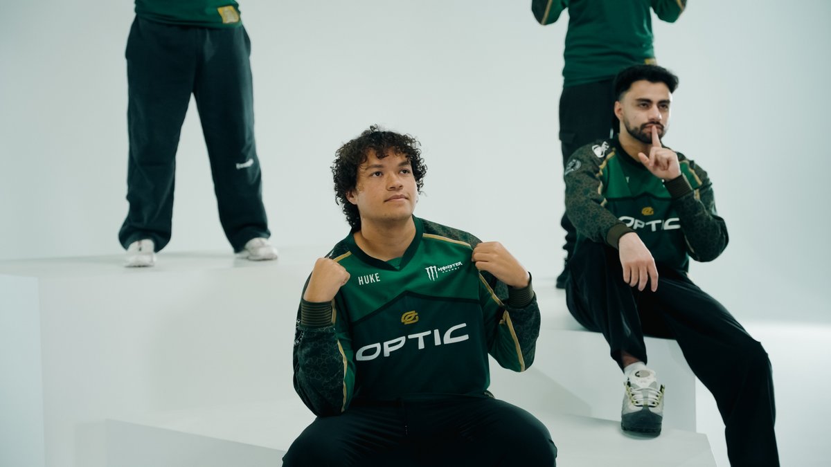 OpTic's tweet photo. Almost time 🥖 https://t.co/mLw1Ob26x5