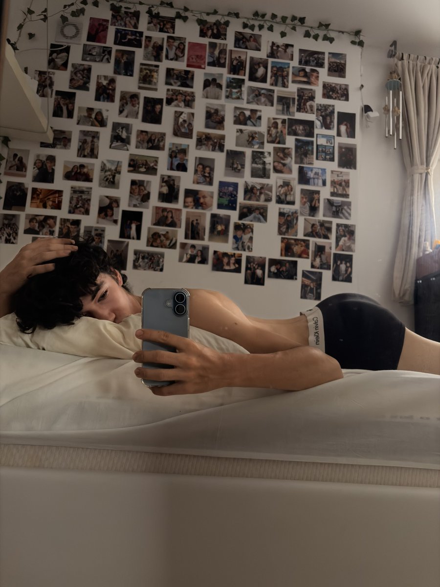 ma_buttate's tweet photo. I'm sick, who's taking care of me tonight? https://t.co/tLQwct1xBV