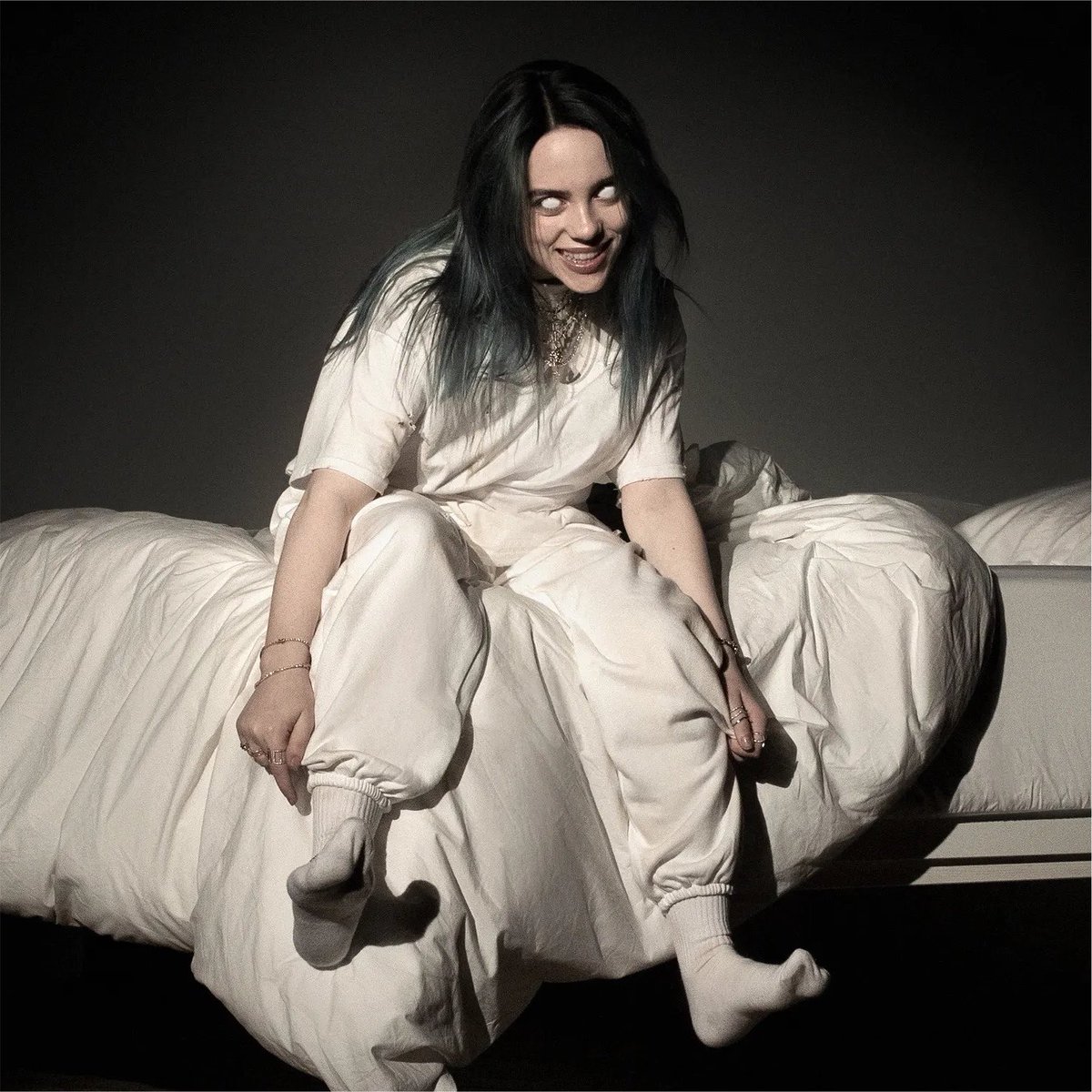 updatecultura's tweet photo. AOTY! "WHEN WE ALL FALL ASLEEP, WHERE DO WE GO?", de Billie Eilish, ultrapassou 14 BILHÕES de streams no Spotify. https://t.co/sBc7HiyUr2