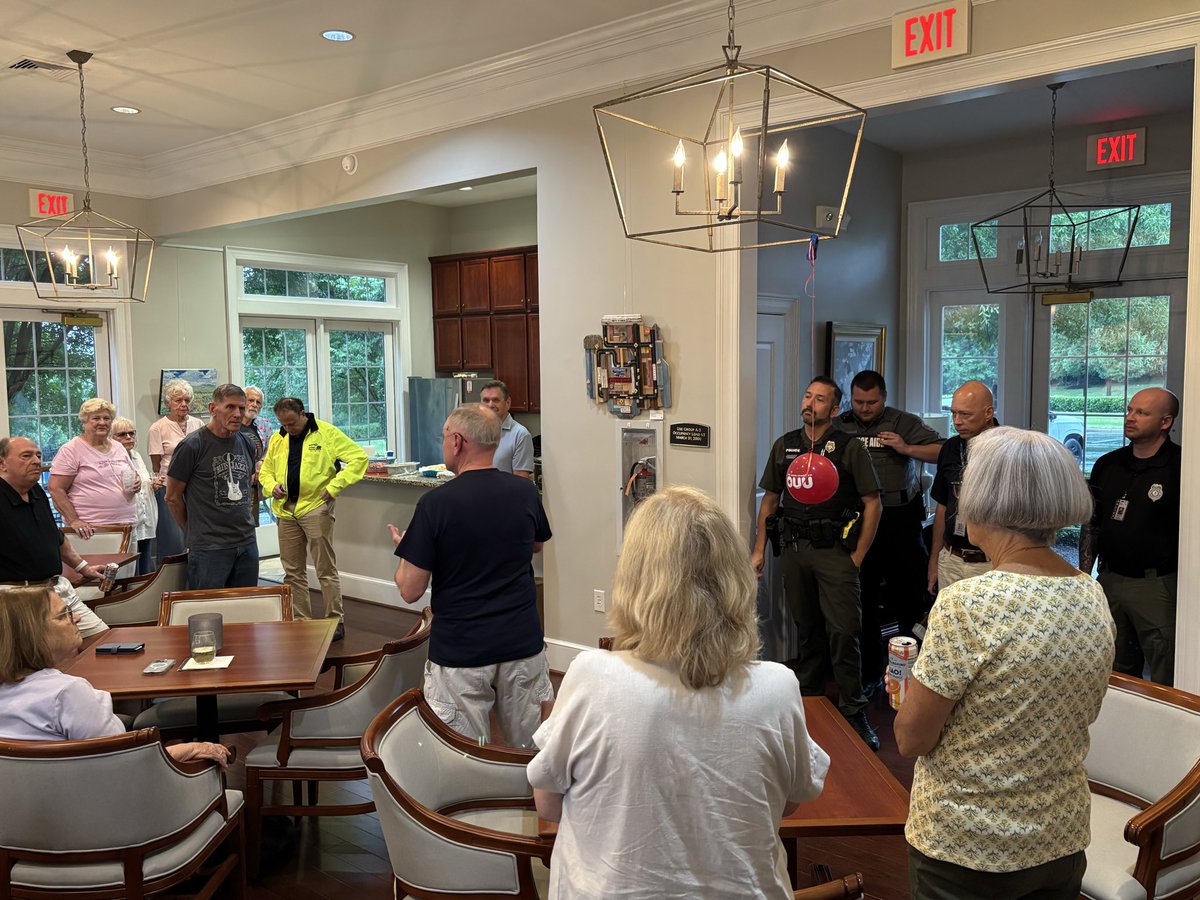 thornton36912's tweet photo. NATIONAL NIGHT OUT @CCPDVa with Tarrington residents @ChesterfieldVa https://t.co/wT1FyhkX1K