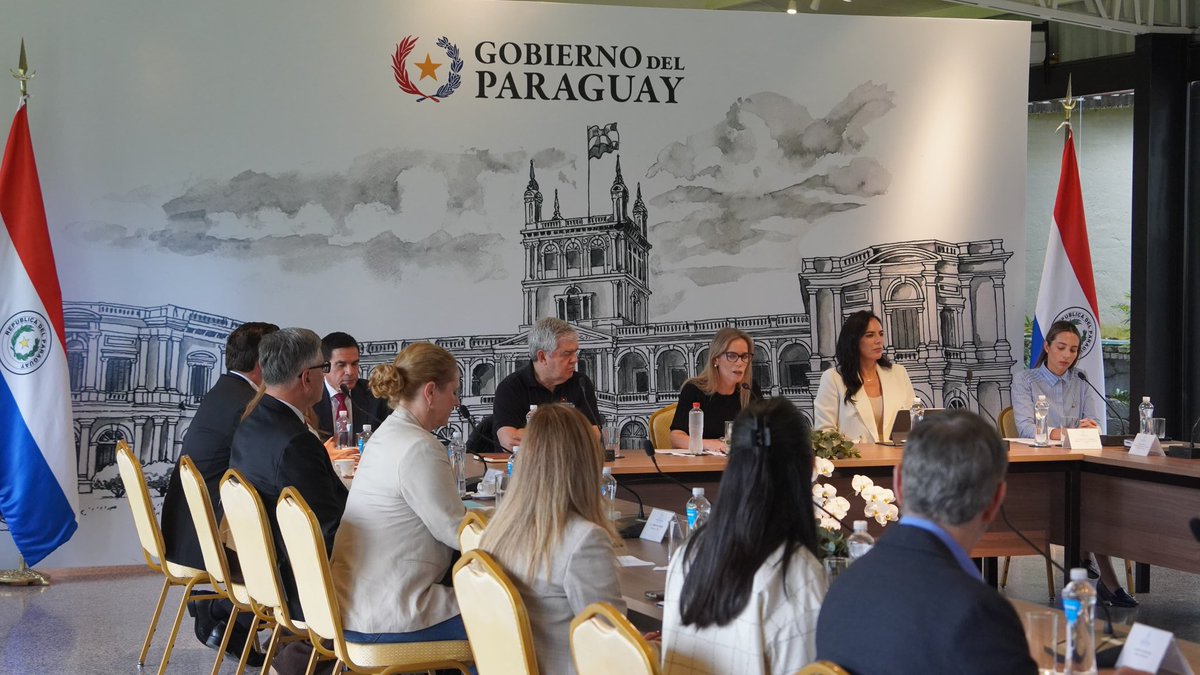ANDEOficial's tweet photo. ⚡️🇵🇾Presidente de la ANDE participó en reunión de coordinación del Foro ASU 500 Años

Toda la información 👇🏻
Web https://t.co/PrsyXRNU9A

#GobiernoDelParaguay https://t.co/jUh73Py6Oq