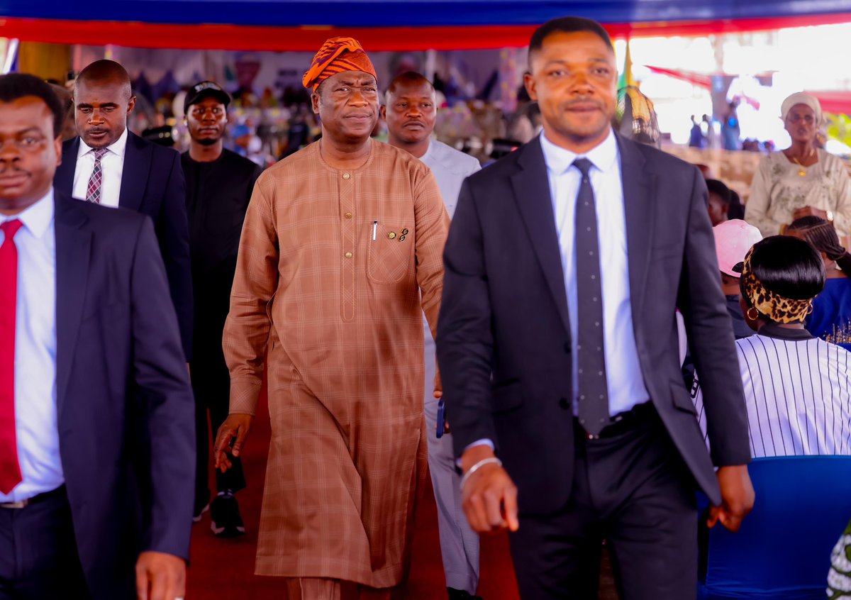 drobafemihamzat's tweet photo. Today, I joined beneficiaries of the 2026 Micro Enterprise Support Initiative (MESI) programme organised by the Lagos State Ministry of Women Affairs and Poverty Alleviation (WAPA).

This programme is important because it gives hardworking Lagosians the tools they need to earn a living and provide for their families. Every successful small business strengthens our communities and contributes to the growth of our economy.

Congratulations to all the beneficiaries. I wish you success as you make the most of this opportunity.