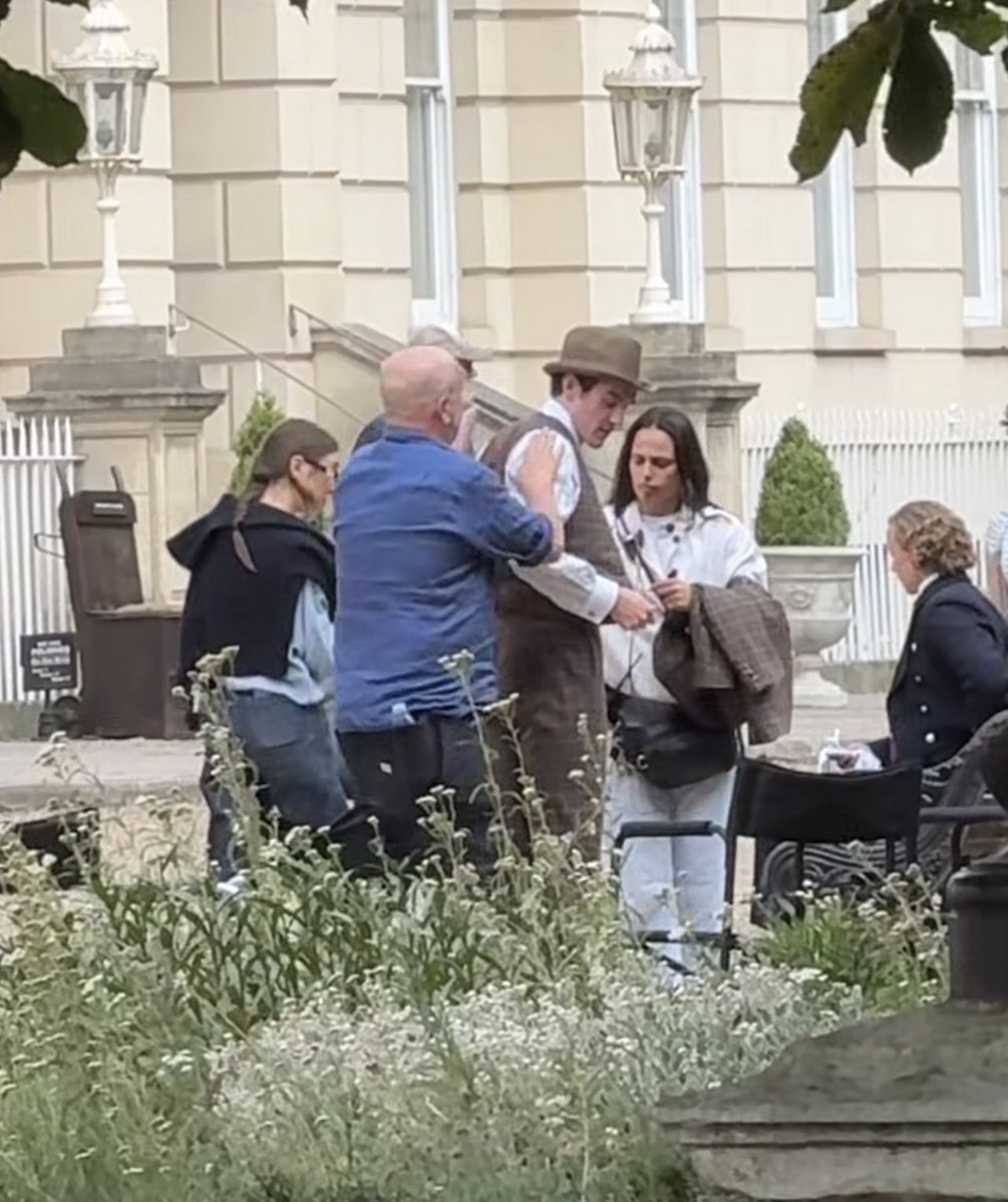 starzantingz's tweet photo. Dónal Finn in Cheltenham for Young Sherlock season 2

📸bepobuseno https://t.co/cajK1r6WeR