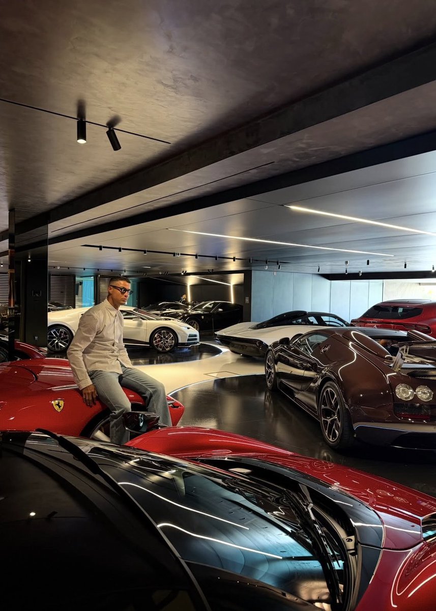 PolymarketSport's tweet photo. 🚨Cristiano Ronaldo showed off his car collection in a recent Instagram post https://t.co/fA8aAtzMOP