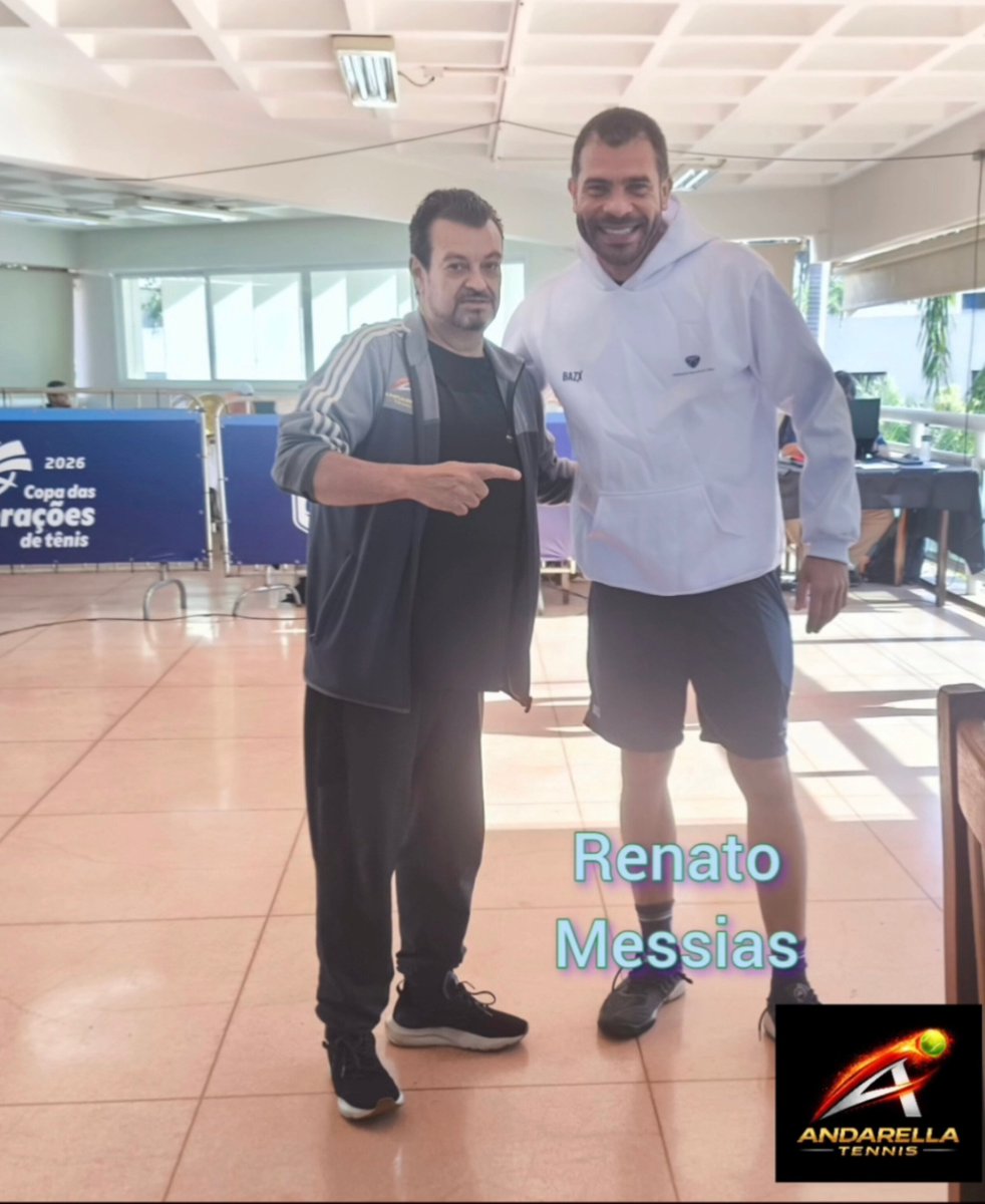 FerAndarella's tweet photo. Andarella de Rio Claro SP 
Tive a honra de tirar uma foto com Renato Messias  e bater um papo com ele na copa das federações em Uberlândia MG, eu estava encordoando lá 
@Messiastennis
@thiagoalvescar
#TenisNaESPN https://t.co/VvAHlecGK7