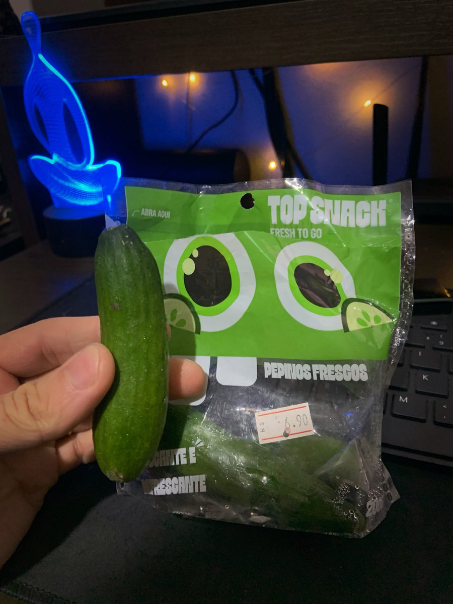 arthurg_rocha's tweet photo. Estou me sentindo um vegano comendo snacks de pepino https://t.co/mpgVqmvWbd