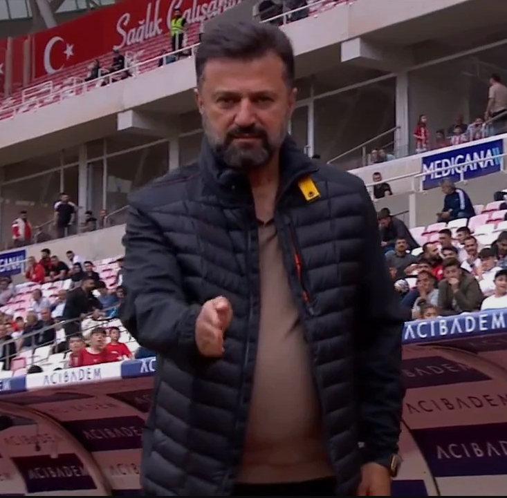 grimfener's tweet photo. idolü bülent uygunmuş... alayım topçumu https://t.co/GyYGfNnyjR