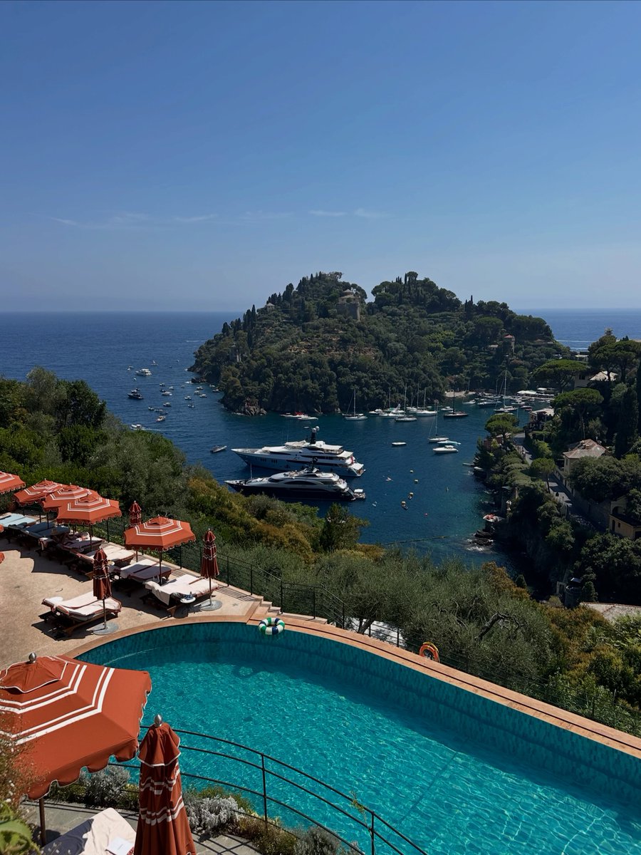 echoesofworld's tweet photo. Positano, Italy https://t.co/Ai0KICM3Rr