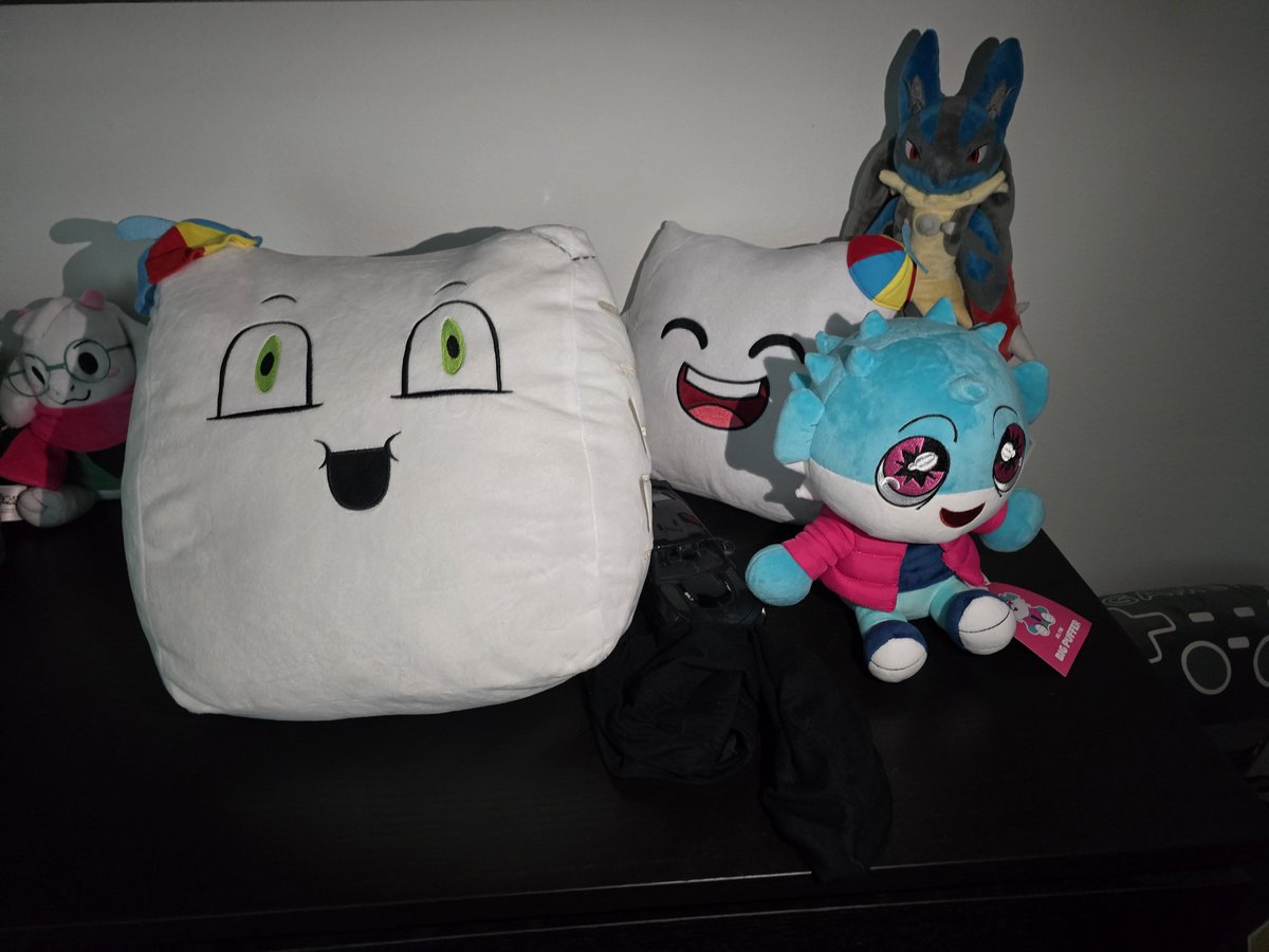 McC4ster's tweet photo. @jailynzacharie I just had mine show up. Hes now in the collection. (Waiting on Diet Pezzy) https://t.co/sebKxFkfj4