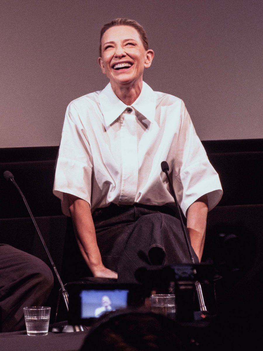 bbblanchett's tweet photo. it’s soft hours!!!! https://t.co/6EYcmpw07M