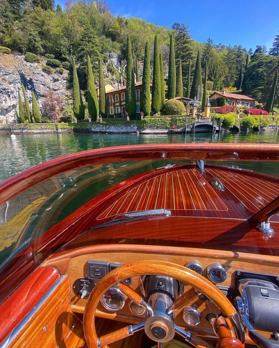 echoesofworld's tweet photo. Lake Como, Italy https://t.co/74anvh4luz