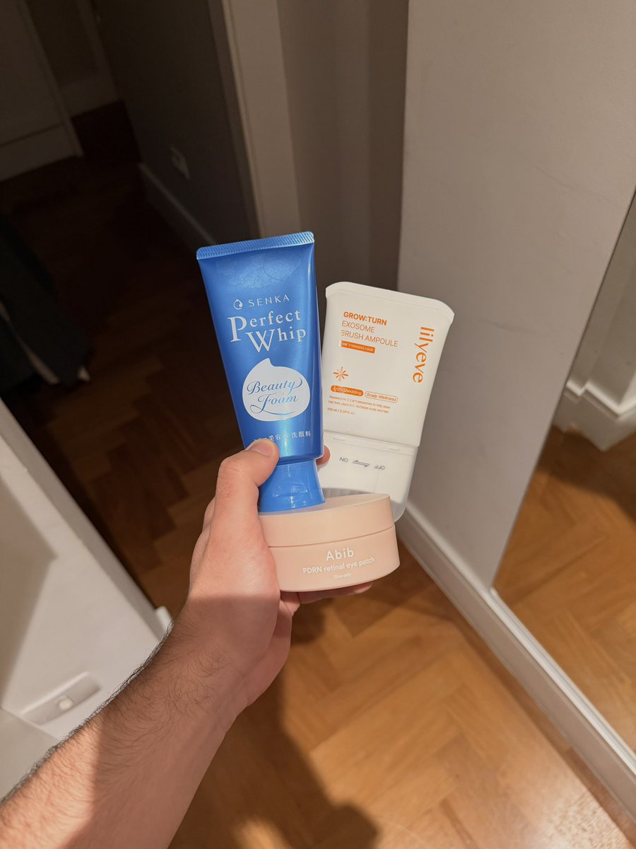 luanpoffo's tweet photo. isso aqui só quem já testou sabe que é a ELITE dos produtos de skin care coreanos (e japoneses) https://t.co/bhAOABFHhK