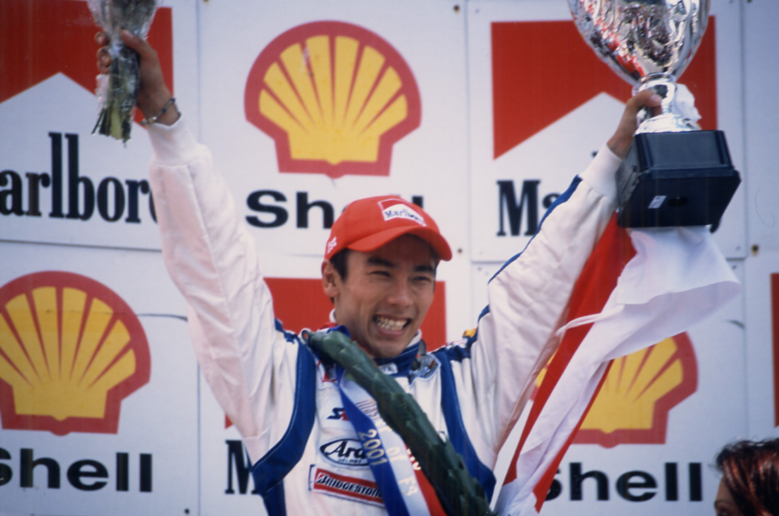 takahiko_nkjm's tweet photo. #OTD #20010805 @TakumaSatoRacer won #MastersF3 at #Zandvoort
2001年8月5日 オランダ・ザントフォールトサーキットで #佐藤琢磨 選手が #マスターズF3 で優勝🏆しました。この日は #本田宗一郎 氏の命日でもありました。
#F1jp #F3jp #F1 #F3 #Formula3 https://t.co/QzEUpvQz6o