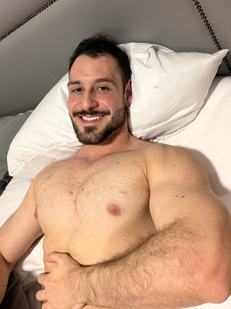 BigArabButt's tweet photo. I love dominating European faces with my Lebanese fart box. https://t.co/EBA9RrPzc8