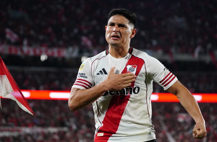 GerGarciaGrova's tweet photo. “En los últimos dos meses no me sentí jugador”
“La decisión de #River fue extra futbolística”
“No comparto la decisión de #River, somos seres humanos”
“Estoy muy enojado con #River, nos trataron muy mal”
“No merecíamos terminar así”
“Hay formas de tratar a un jugador y ésta no está bien”
“No sé quién tomó la decisión”
“Longoria nos llamó y nos dijo que no teníamos que presentarnos con el plantel, fue por teléfono”
“Me hubiera gustado que Coudet nos dijera lo que pasó”
Maxi Salas ROMPE EL SILENCIO en @radiolared