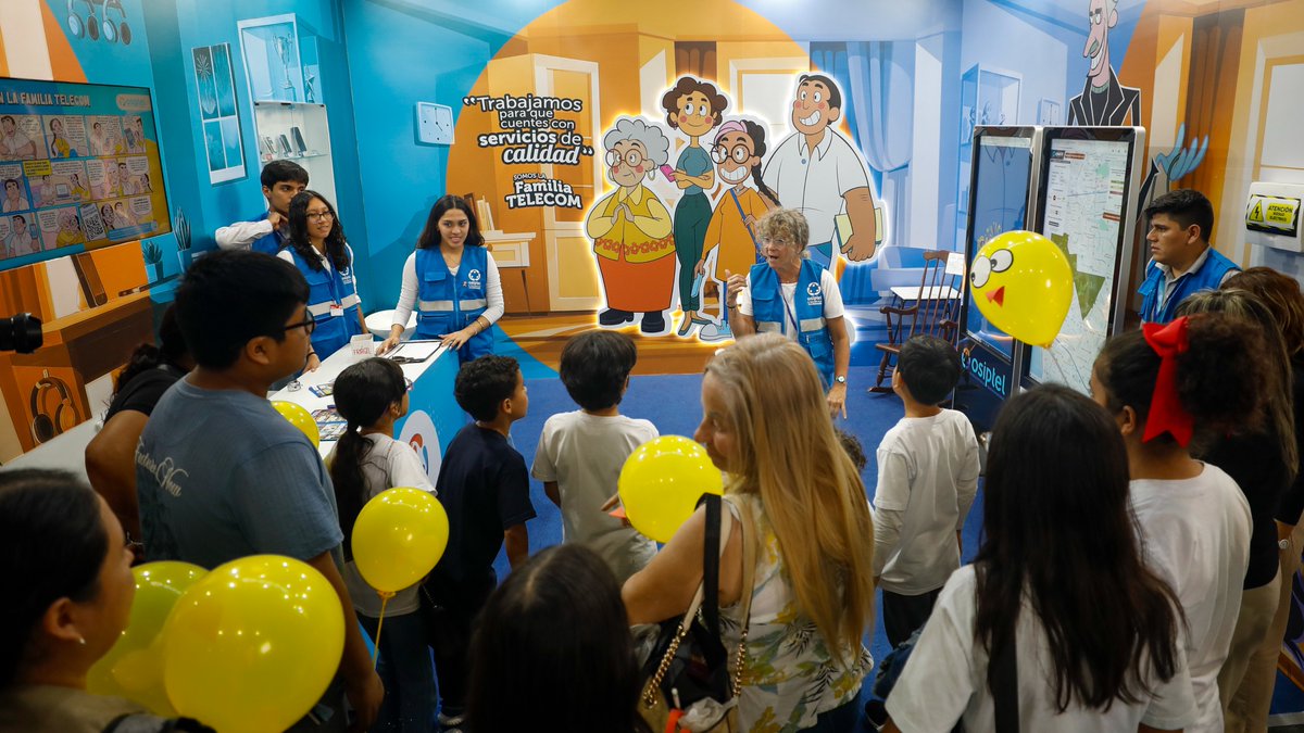 OSIPTEL's tweet photo. La casita del Osiptel recibió la visita del club de lectura Gato de Papel, una iniciativa que fomenta el hábito de la lectura en niños.
Todos conocieron la importancia de estar conectados y la evolución de los teléfonos. Además, participaron en el juego de la memoria. #FILLIMA📚 https://t.co/JS04nSpNS0