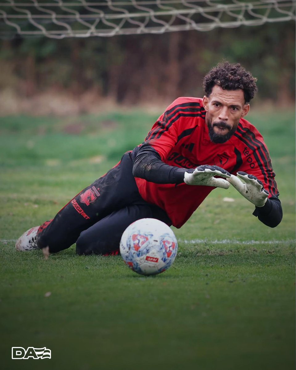 dalealbo's tweet photo. ¡Vaaaamos! 🧤🤟

📸Colo Colo https://t.co/xjAOgVKbPA