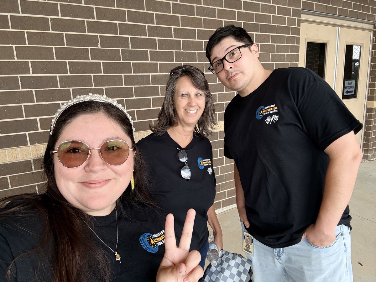 NISD_NAHS's tweet photo. A new school year means new possibilities, and we are stepping into it #DrivenByPurpose (26-27 Convocation)๐ With passion in our hearts and purpose in our steps, we can inspire, grow, and shine brighter than ever! ๐โจ
#BackToSchool #PurposeDriven #NISD #NAHS https://t.co/Qbo9rJgZhU