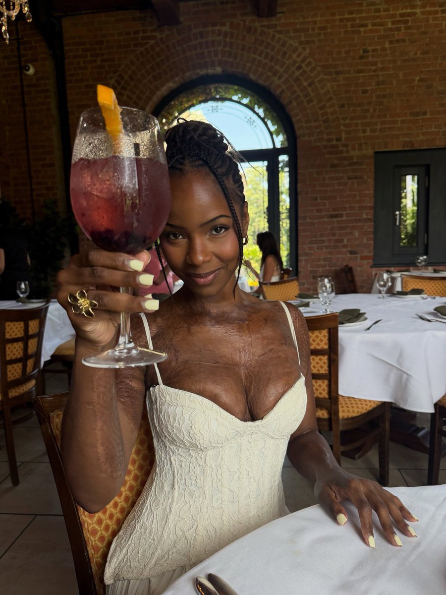 darkskinwomen_'s tweet photo. She’s absolutely gorgeous 😍🥰🤎 https://t.co/wVxv9AgP7m