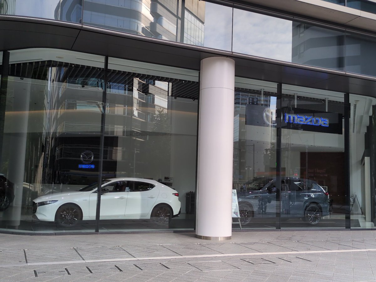 u_6635's tweet photo. MAZDA3展示されてる。
2.5Lではなさそうですね… https://t.co/BZZbCVLmS2
