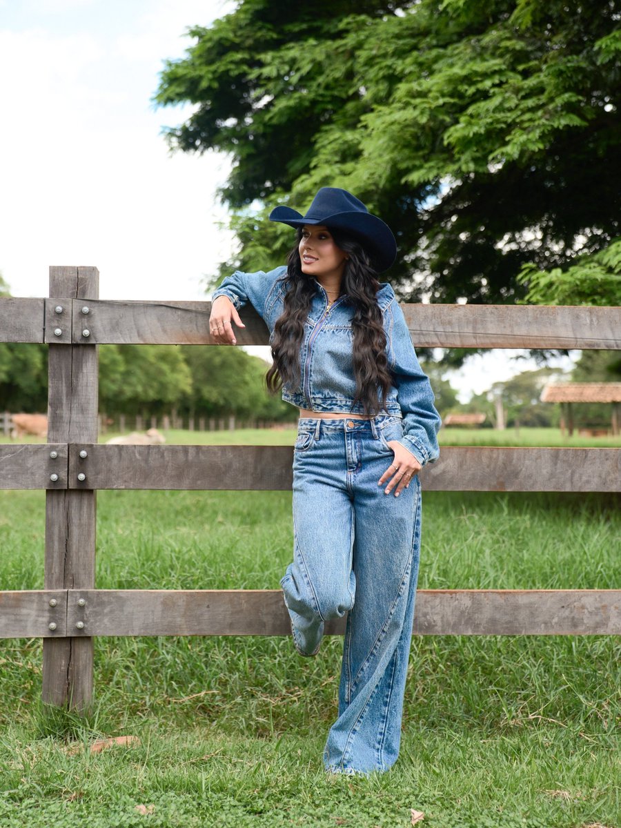 BarretosCars's tweet photo. A Consciência Jeans estreia no varejo com sua primeira loja física na Festa do Peão de Barretos. O espaço terá peças exclusivas, coleção com Ana Castela, ativações especiais e brindes para os visitantes.
#Barretos2026 #FestaDoPeão #ModaCountry #AnaCastela #ConsciênciaJeans https://t.co/OS7S6Z3BDf