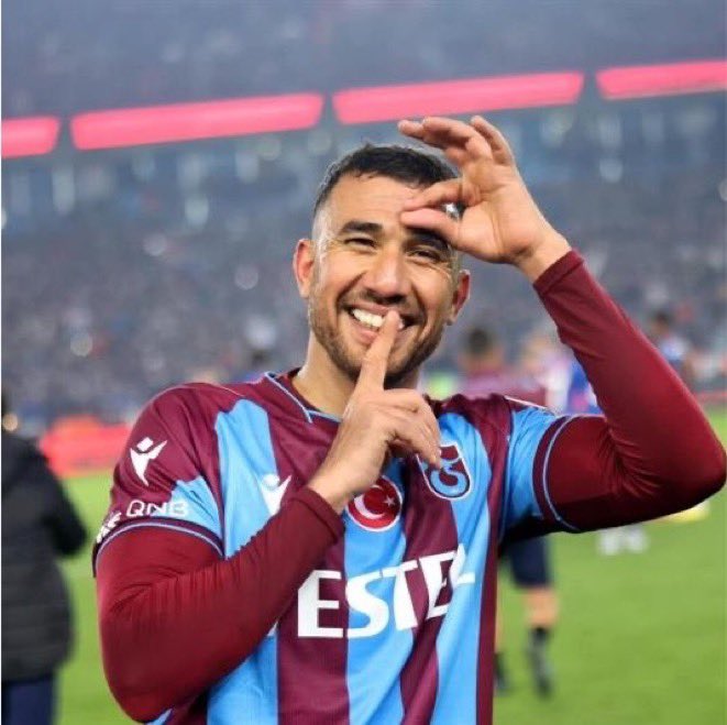 SalahUpdates's tweet photo. Egyptians are very familiar with Trabzonspor ❤️💙 https://t.co/NiwFfHrZdX