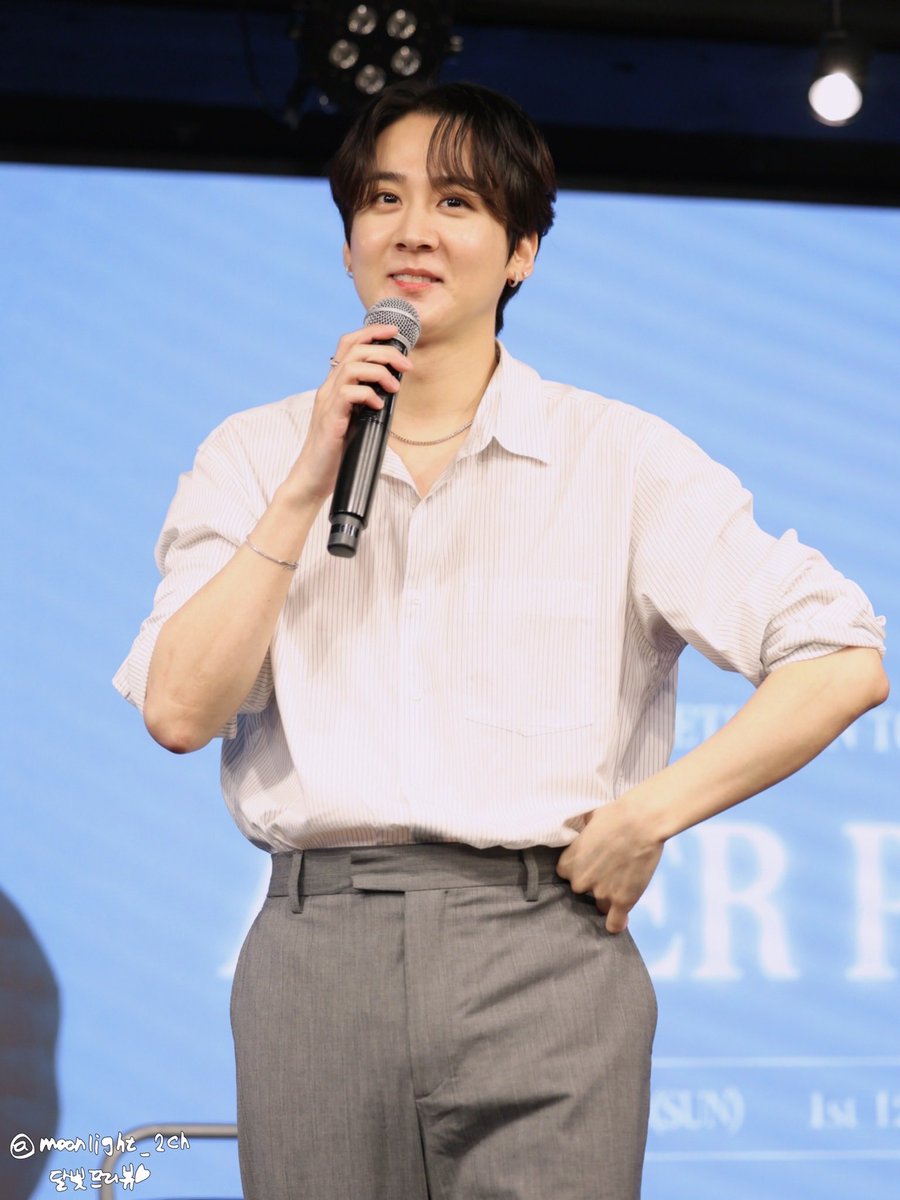 moonlight_2ch's tweet photo. [PREVIEW] 260802 2026 𝘾𝙃𝙐𝙉𝙅𝙄 𝙅𝘼𝙋𝘼𝙉 𝙁𝘼𝙉𝙈𝙀𝙀𝙏𝙄𝙉𝙂 𝙄𝙉 𝙏𝙊𝙆𝙔𝙊 『𝙍𝙀 : 𝙋𝙇𝘼𝙔』 after party 1부

큰 하트 한다구 손 올리니까 보이는 한 줌 허리😭

#틴탑 #천지 #이찬희 #TEENTOP #CHUNJI #LEECHANHEE https://t.co/bzla5IYWXQ