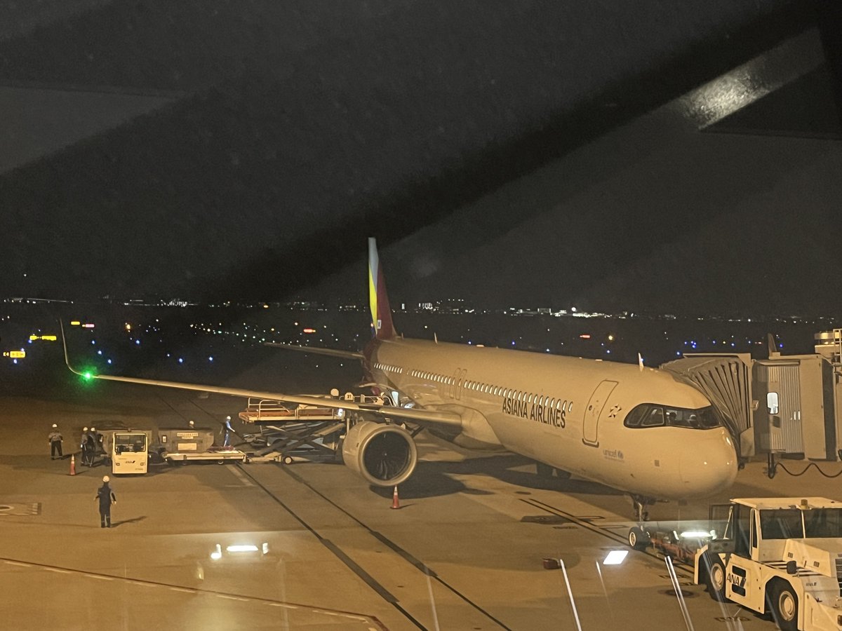 WKFKjiro's tweet photo. 仕事辞めて即空港に直行し海外渡航❗️
ンギモヂイィ〜〜〜ッッ‼️
もう(数週間帰って)こないからねー https://t.co/psraEayHd7