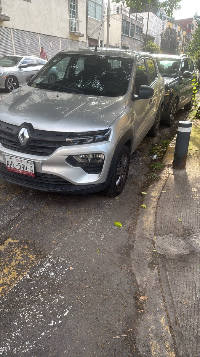 Good2beT3004's tweet photo. @UCS_GCDMX sobre paso peatonal y rampa de discapacitados en José Maria Olloqui esquina con Adolfo Prieto colonia acacias. https://t.co/qvLwuKPXOZ