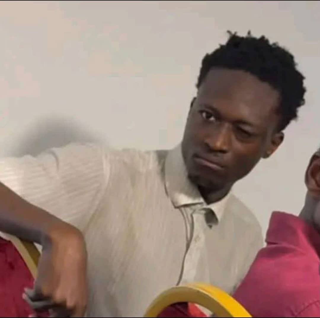 lexpapi_01's tweet photo. Mudryk after they offer him food he didn't cook https://t.co/McxHlMde5R