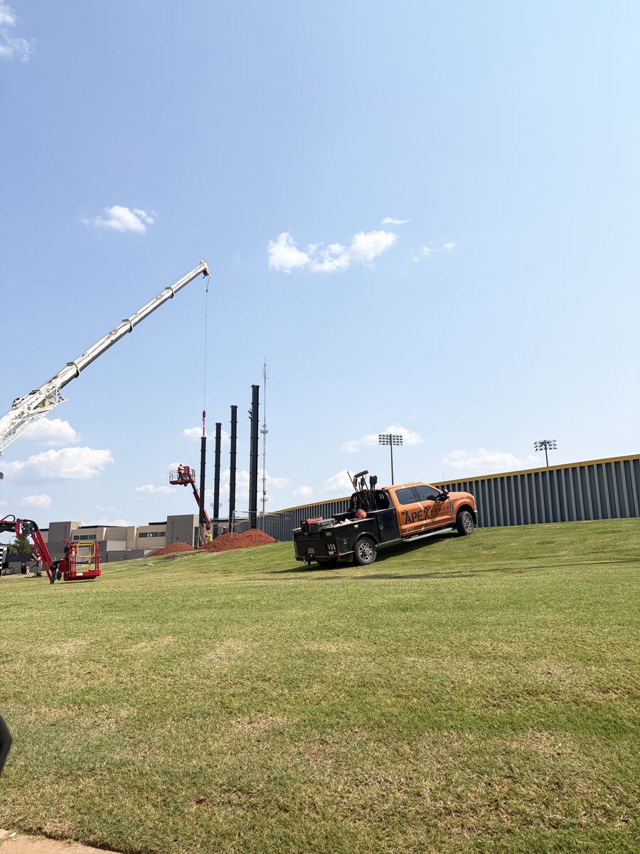 UCOBronchoBsb's tweet photo. 👀 🏗️ 
#RollChos https://t.co/iTyEGMtB2x