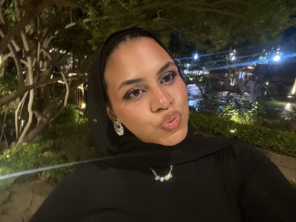 ganounamagnouna's tweet photo. 3 more photos and a video since u guys loved the pfp https://t.co/wj1ZxRjkaZ