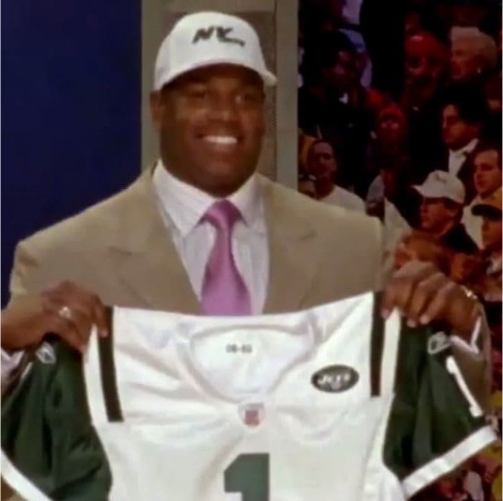 20YearsAgoSport's tweet photo. The Jets beefed up their offensive line in this years draft with 2 first round picks. They took tackle D’Brickashaw Ferguson 4th as and center Nick Mangold 29th.

Both players have impressed early in training camp and the Jets hope they can both make an impact for years to come. https://t.co/nlvbBrkkBK